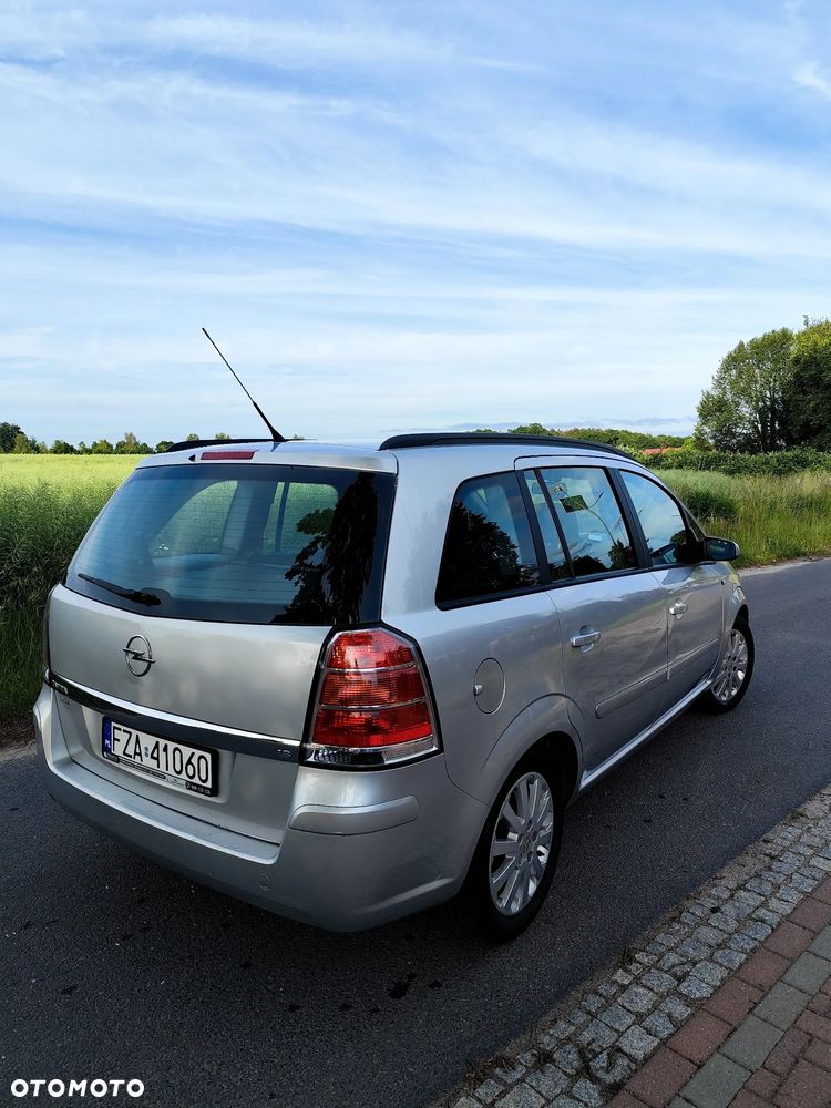 Opel Zafira 1.8 Cosmo - 14