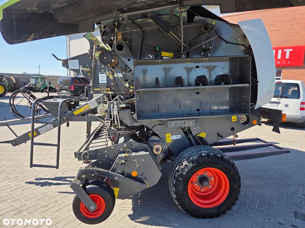 Claas Variant 360 - 7