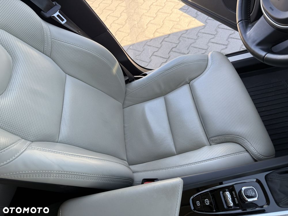 Volvo XC 60 T5 AWD Inscription - 22