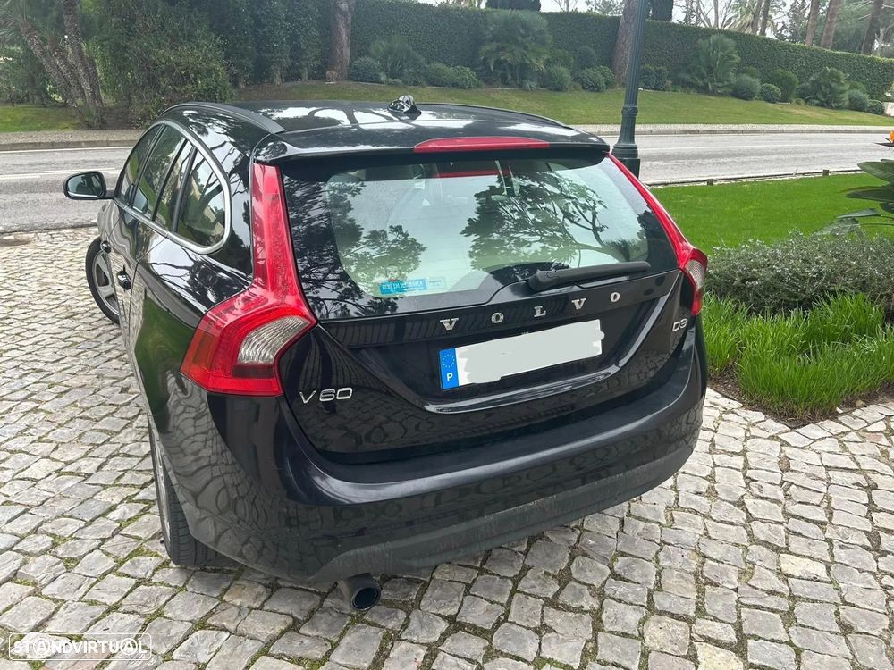 Volvo V60 2.0 D3 Momentum - 12