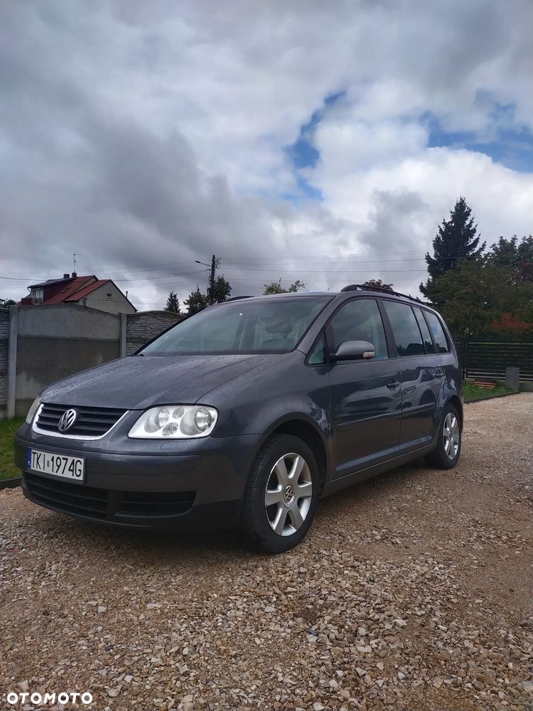 Volkswagen Touran - 1