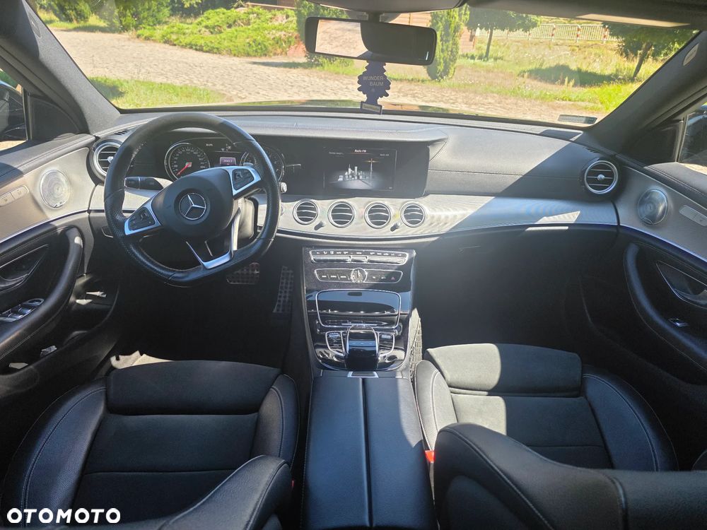 Mercedes-Benz Klasa E 200 4-Matic 9G-TRONIC - 13