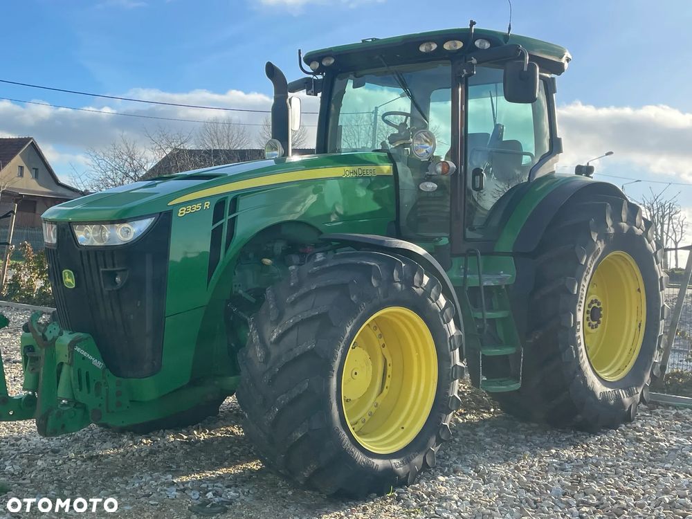 John Deere 8335R - 1