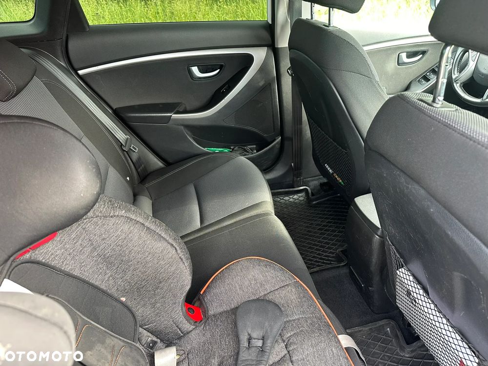 Hyundai i30 1.4 Premiere Comfort - 25