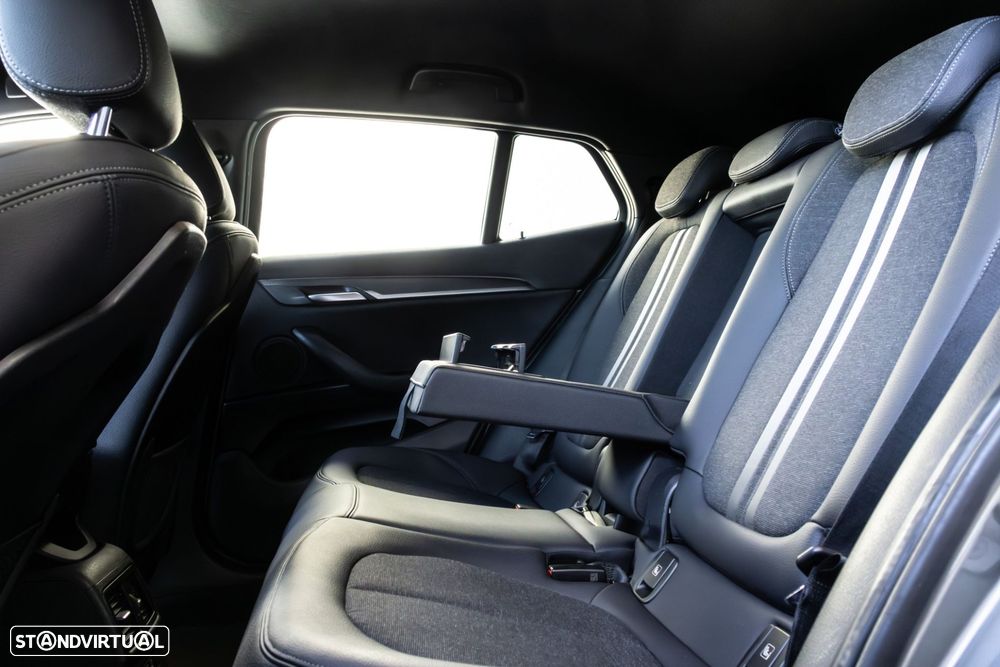 BMW X2 25 e xDrive Pack M - 33