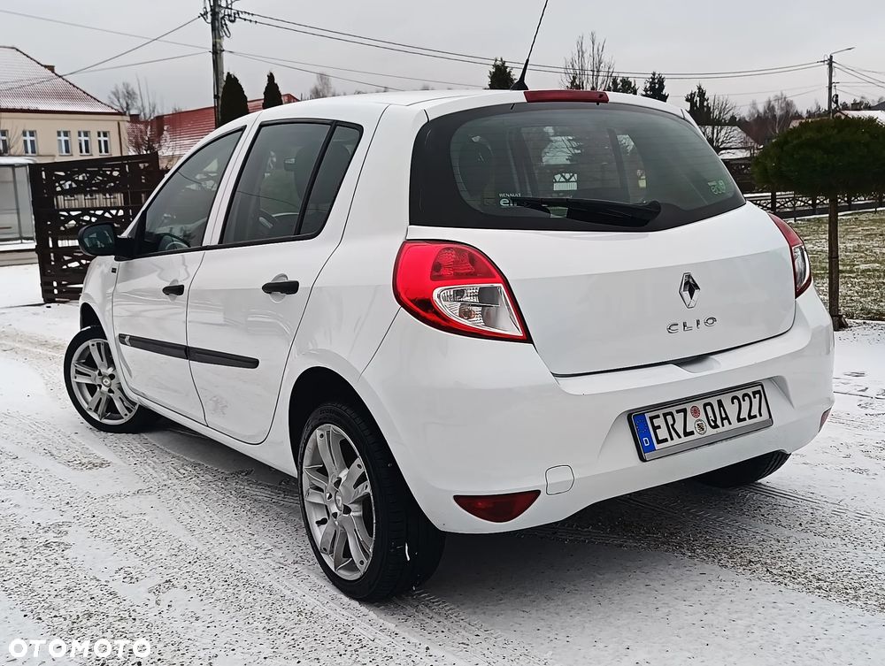 Renault Clio 1.2 16V 75 Yahoo - 5