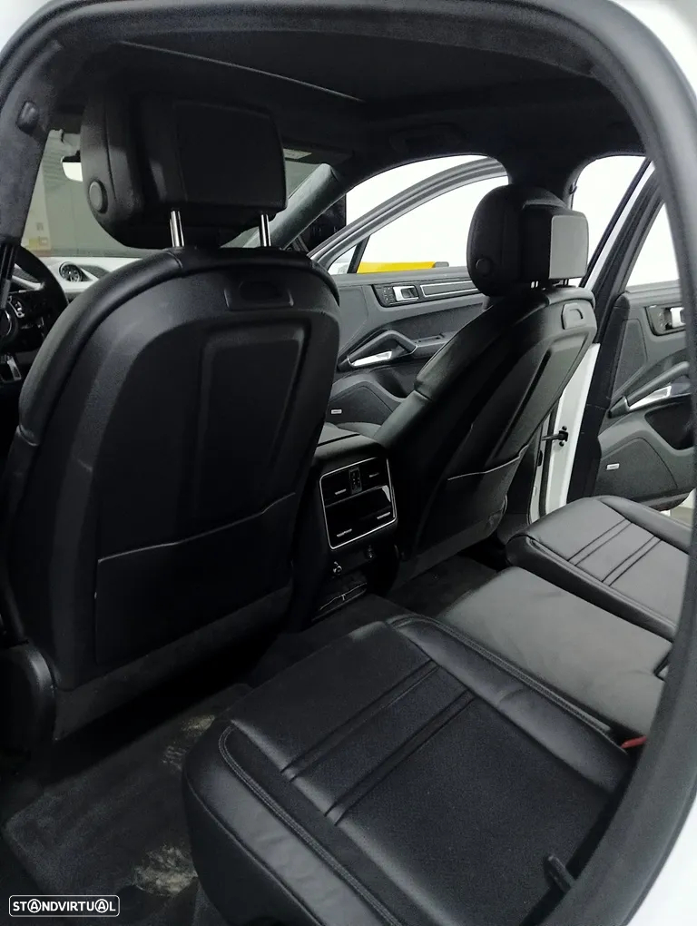 Porsche Cayenne Coupé Turbo S E-Hybrid - 23