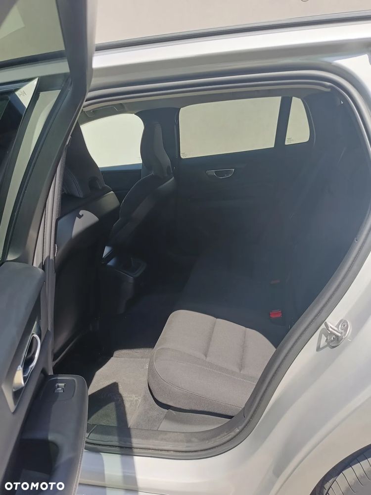 Volvo V60 D4 Momentum Pro - 8