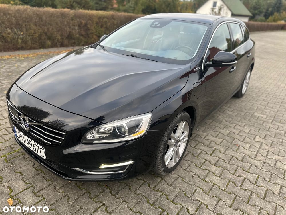 Volvo V60 D6 AWD Plug-in Hybrid Summum - 1