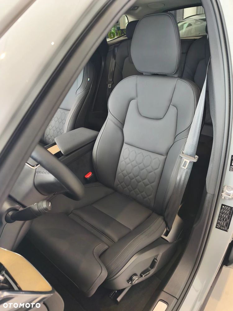 Volvo XC 60 B5 B AWD Plus Dark - 13