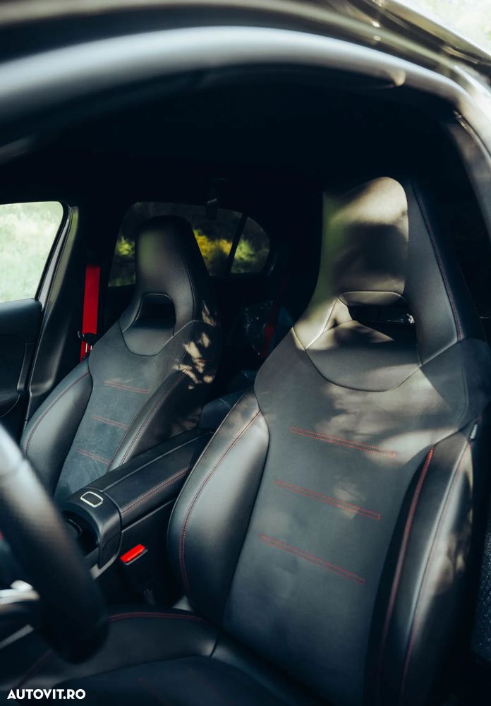 Mercedes-Benz A 35 AMG 4Matic+ Aut. - 14