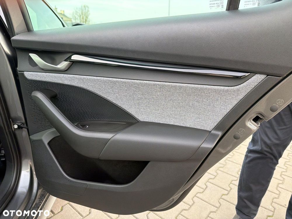 Skoda Octavia 1.5 TSI mHEV Selection DSG - 18