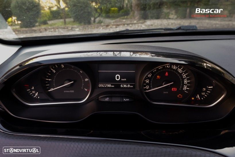 Peugeot 2008 1.2 PureTech Style - 19