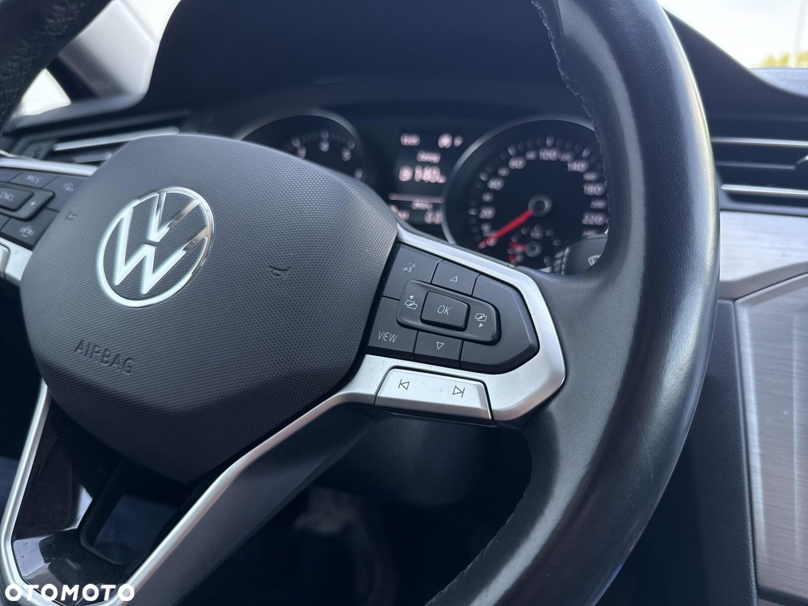 Volkswagen Passat - 15