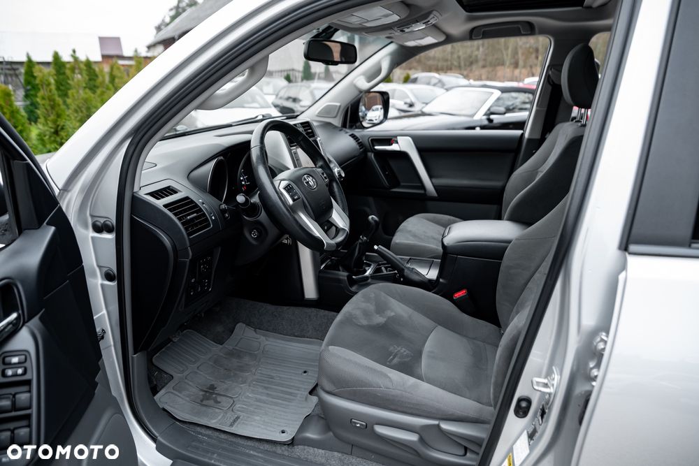 Toyota Land Cruiser LC 3.0 D-4D Premium 7os - 17