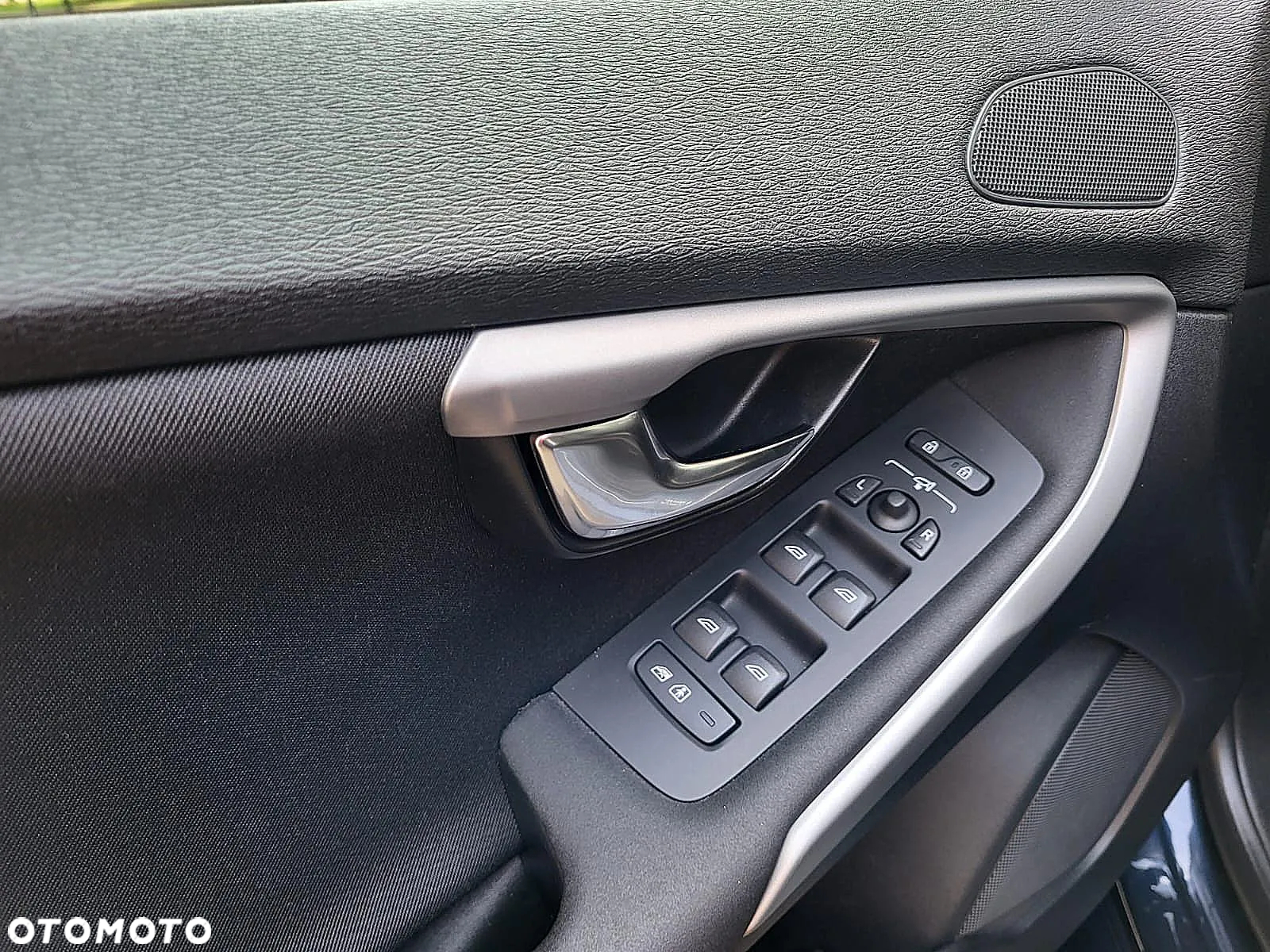 Volvo V40 T3 Momentum - 26
