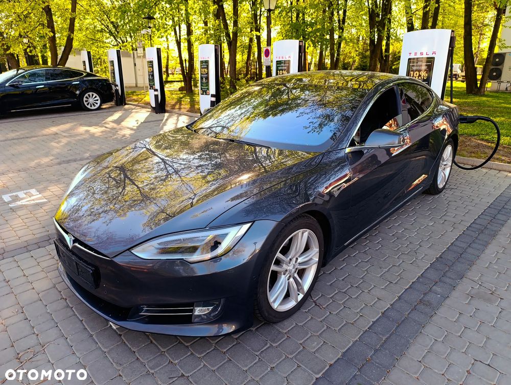 Tesla Model S - 20