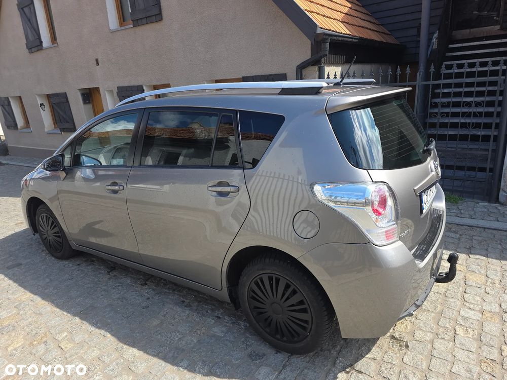 Toyota Verso 1.8 Prestige 7os - 4