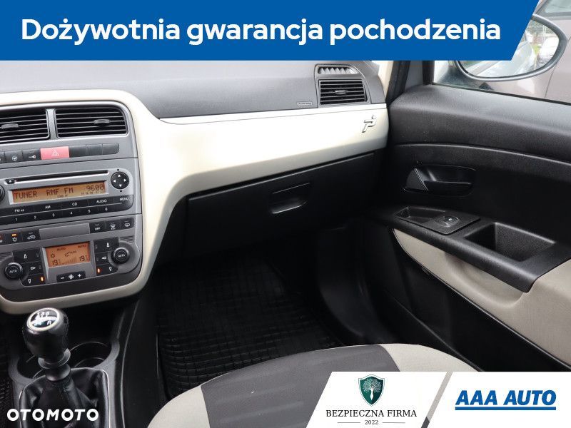 Fiat Grande Punto - 10