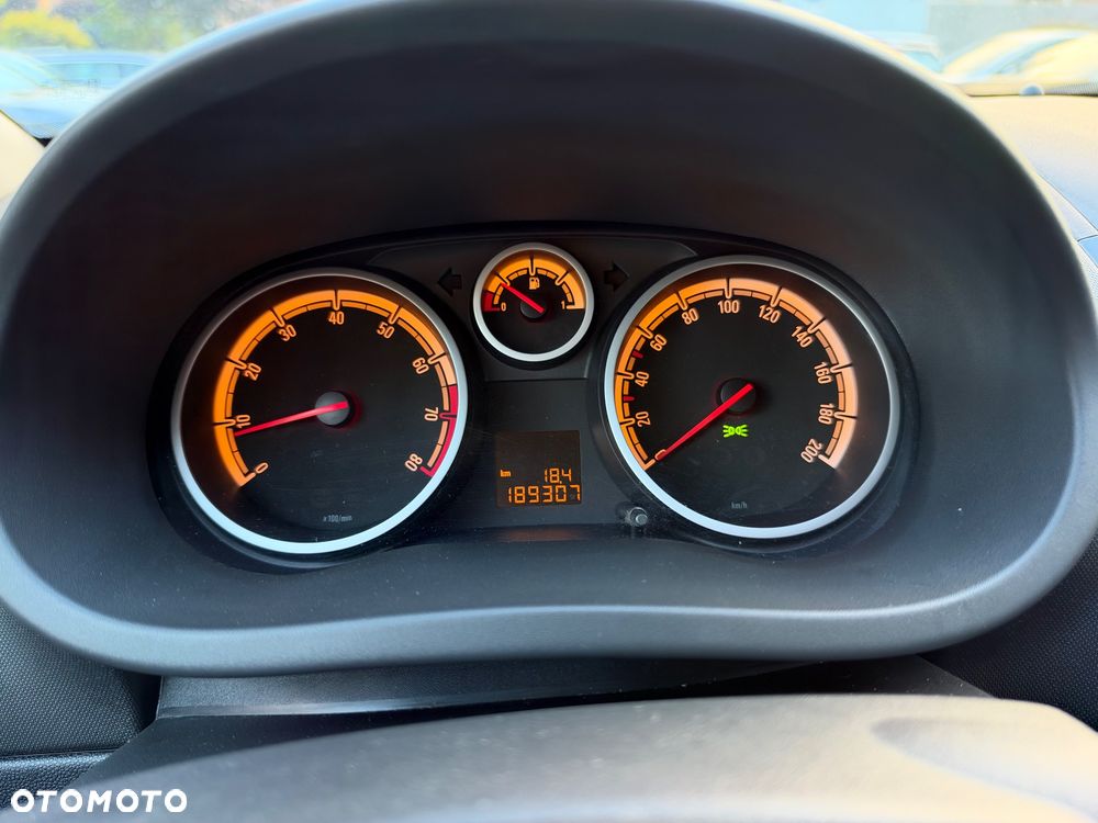Opel Corsa 1.4 16V Sport - 26