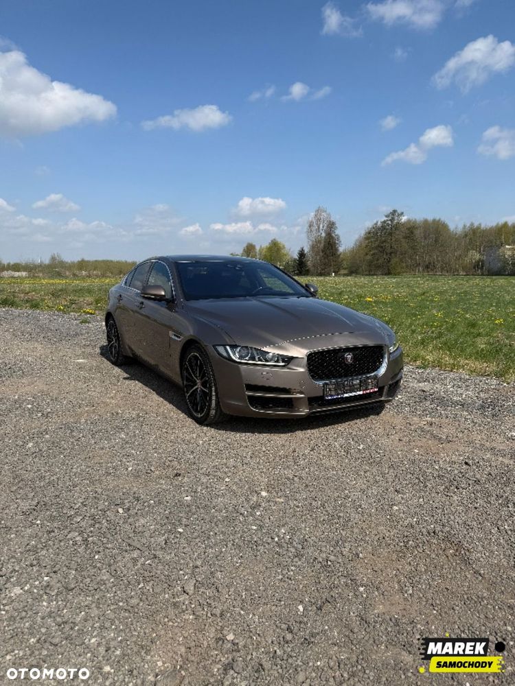 Jaguar XE - 2