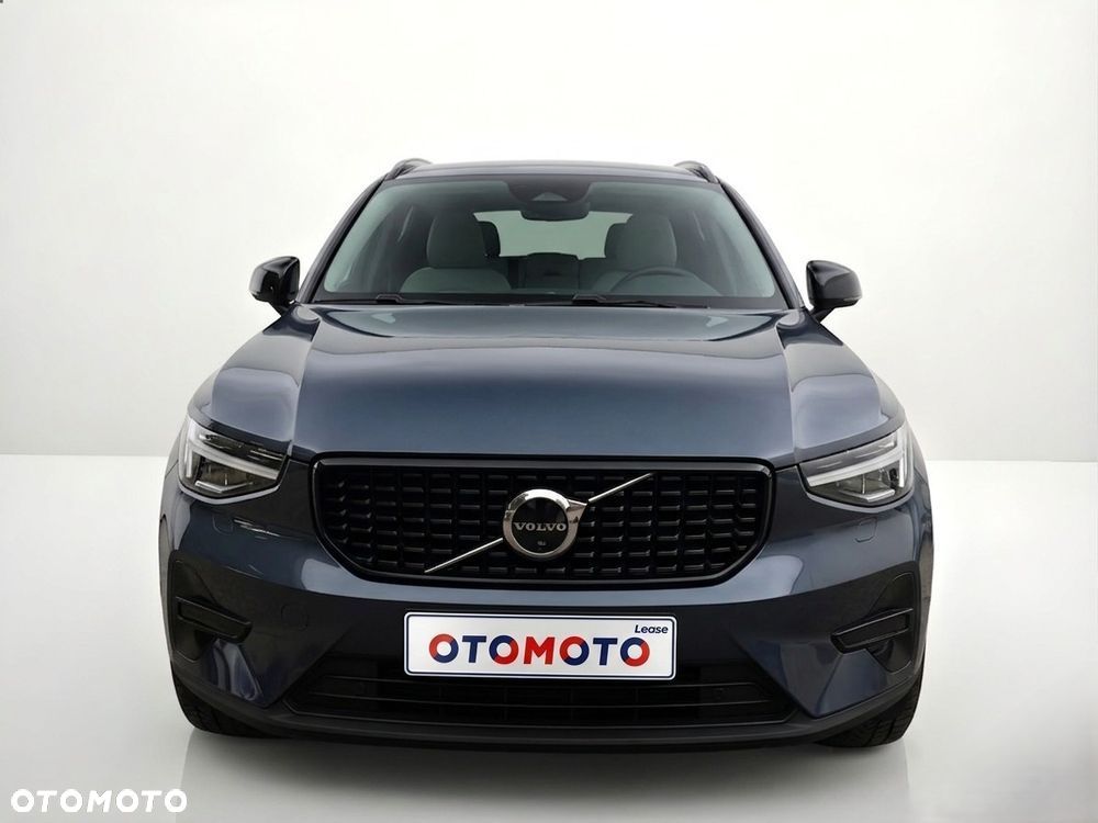 Volvo XC 40 B3 Plus Dark - 3