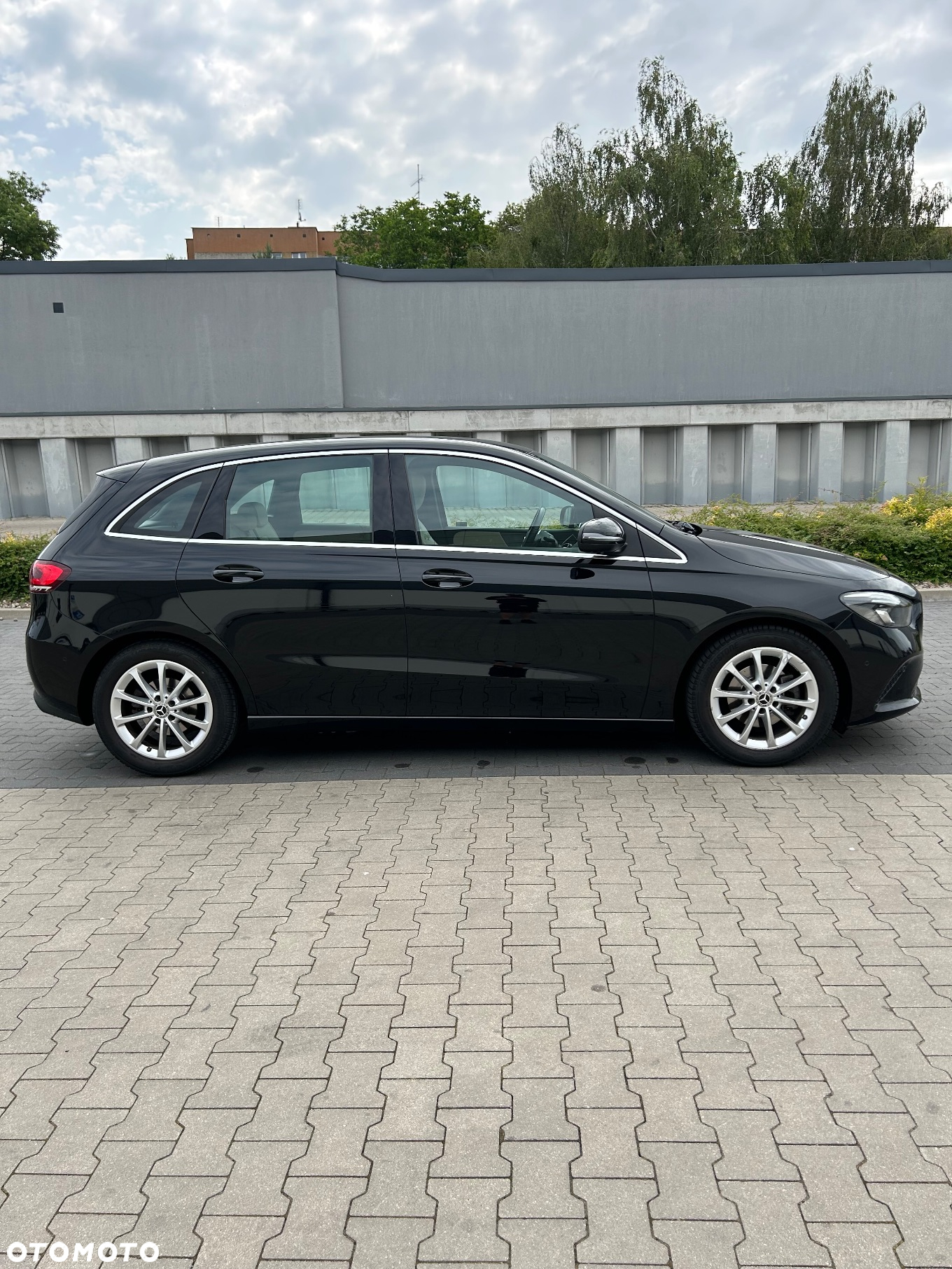 Mercedes-Benz Klasa B 180 7G-DCT - 4