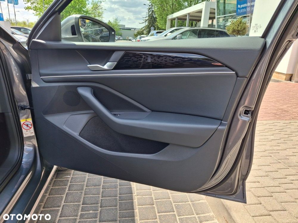 Volkswagen Passat - 20