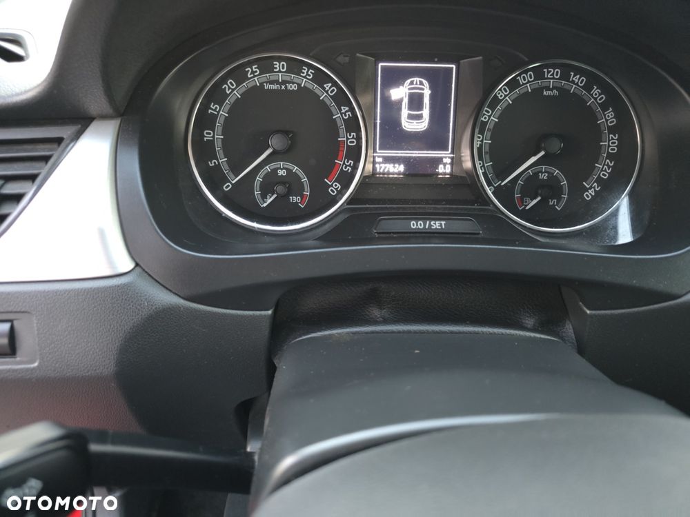 Skoda RAPID 1.6 TDI DPF Ambition - 16
