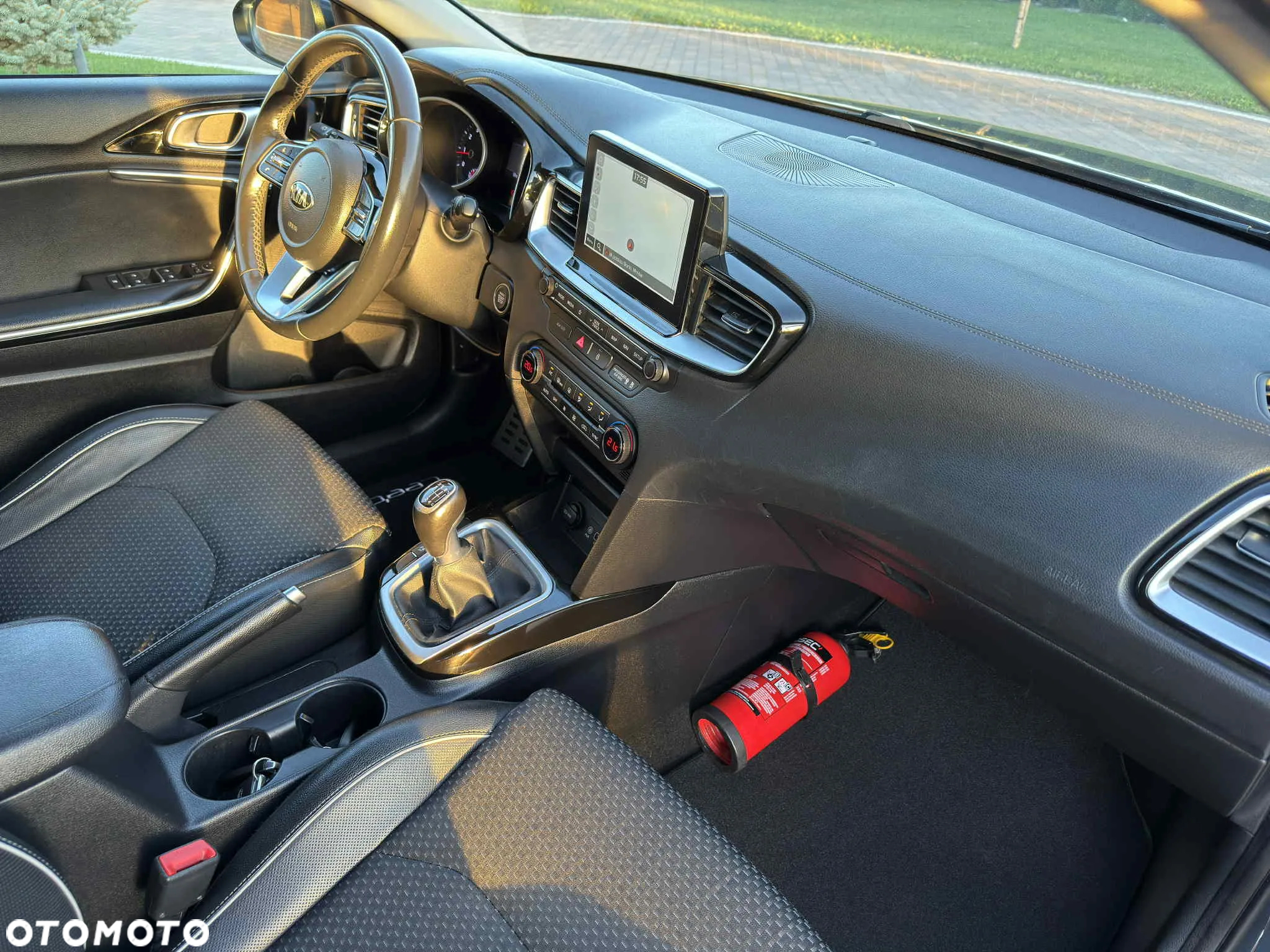 Kia Ceed - 30