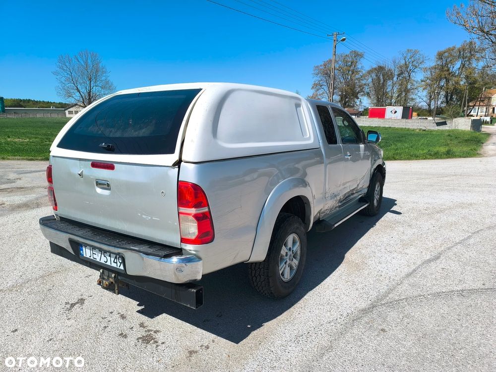 Toyota Hilux - 3
