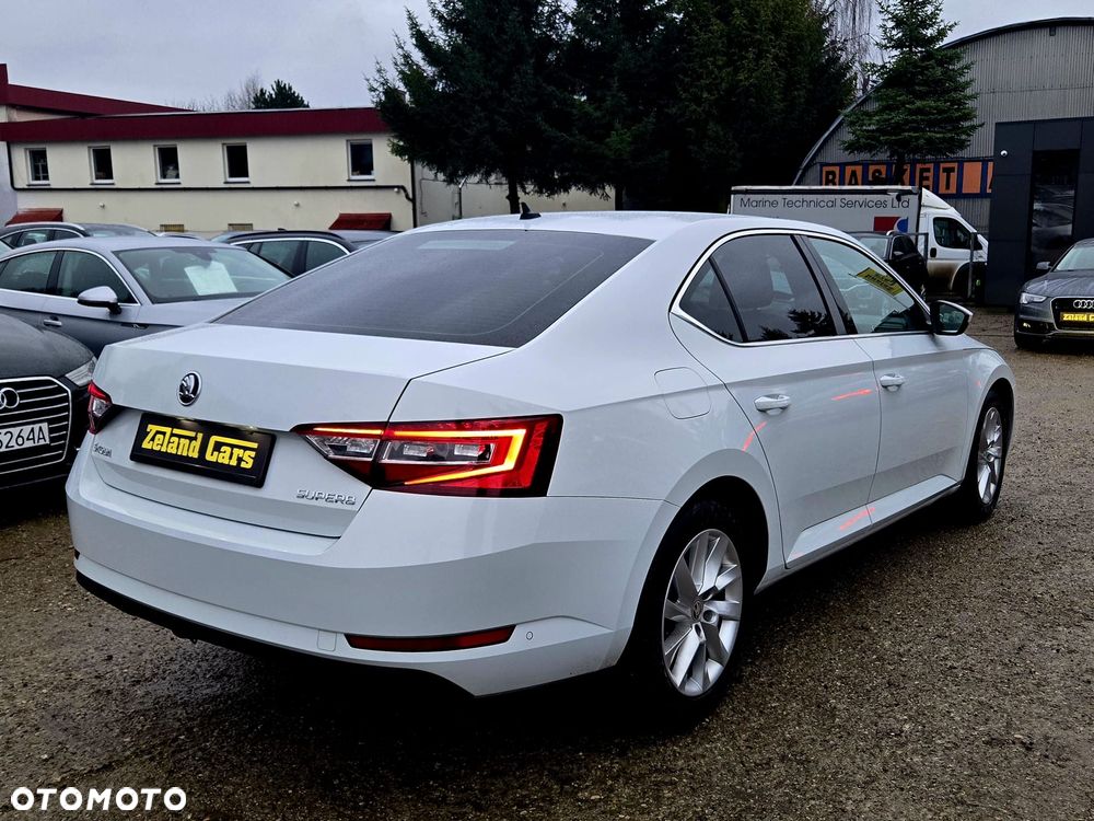 Skoda Superb 2.0 TDI DSG Style - 8