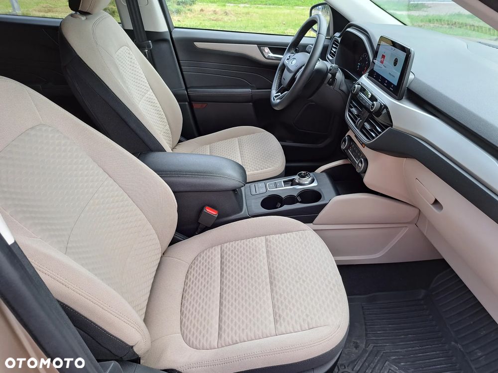 Ford Kuga - 18