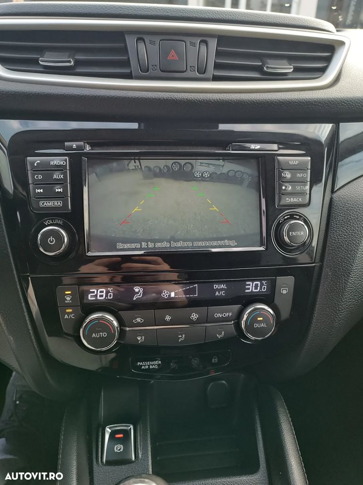 Nissan Qashqai 1.6 dCi DPF tekna - 4