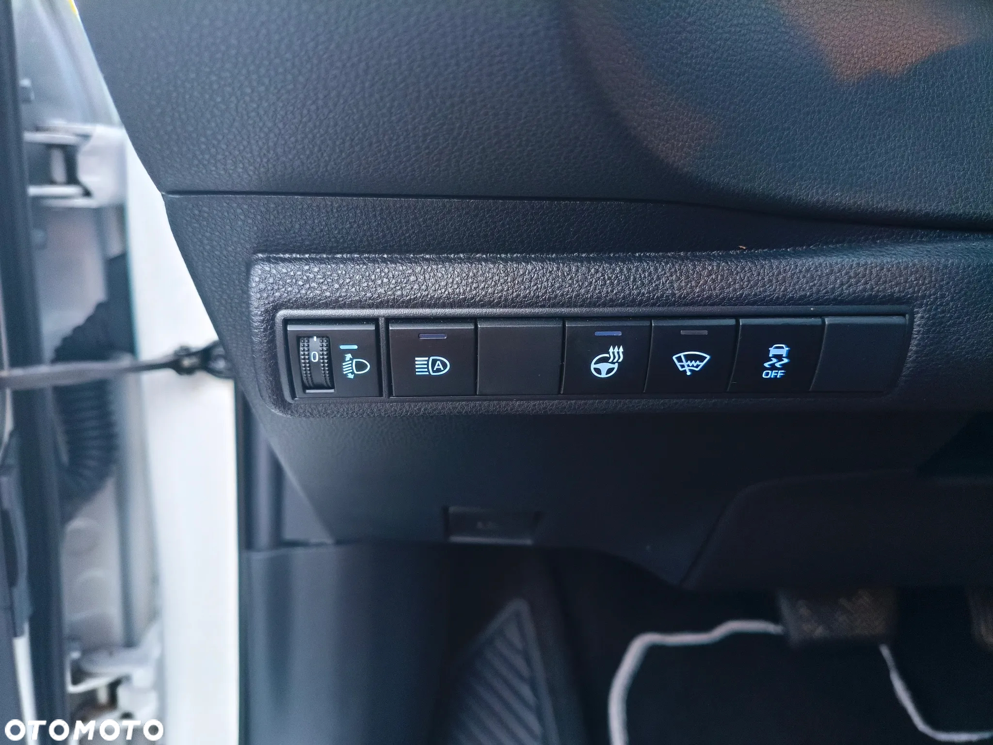 Toyota Corolla 2.0 Hybrid Trek - 26