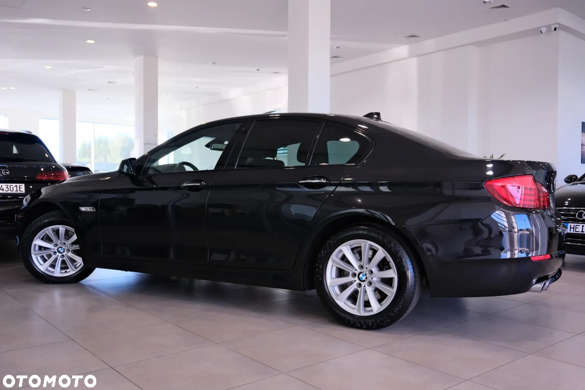 BMW Seria 5 523i - 15