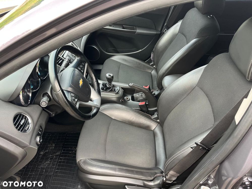 Chevrolet Cruze - 13