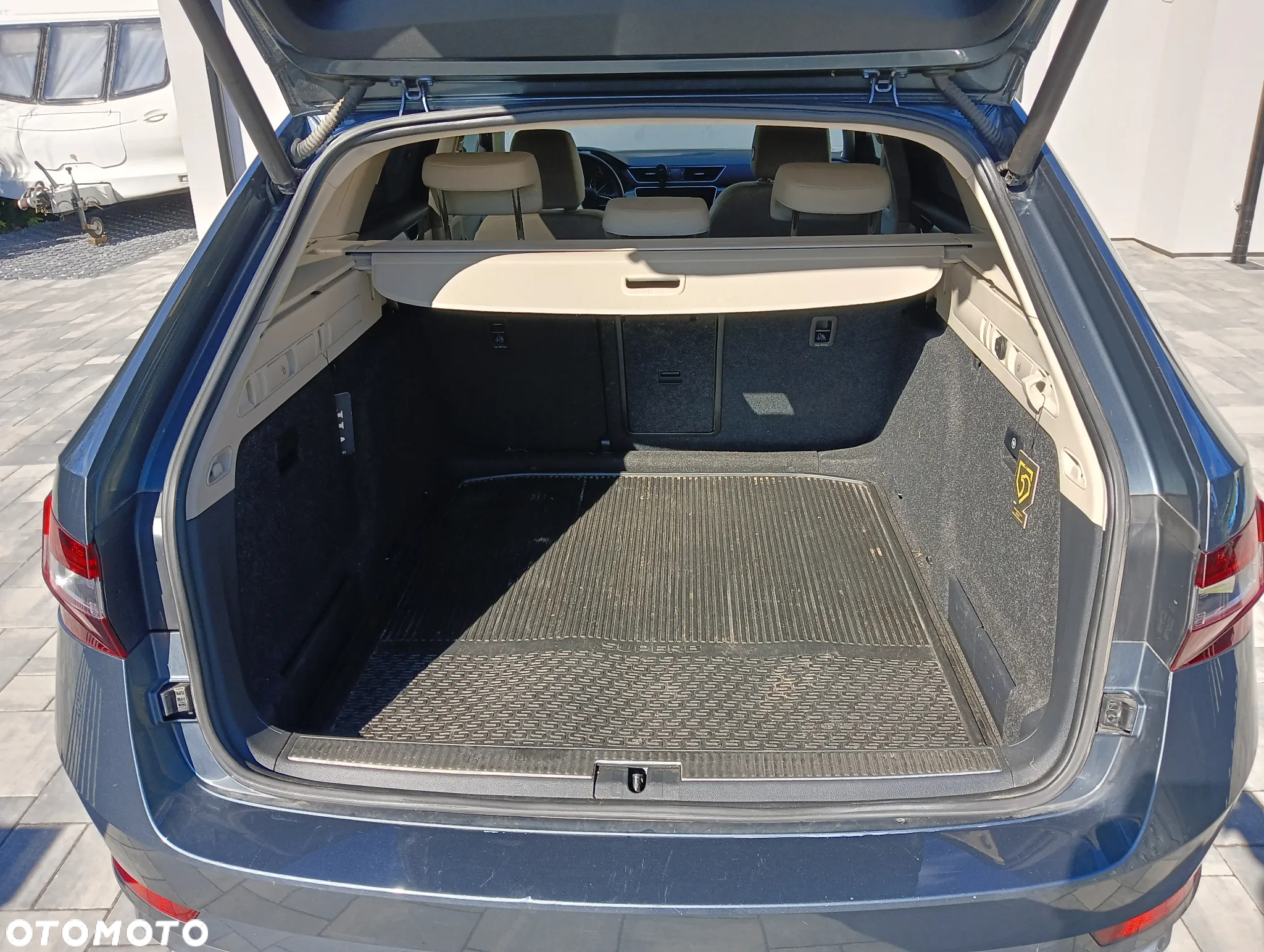 Skoda Superb 2.0 TDI Style DSG - 32