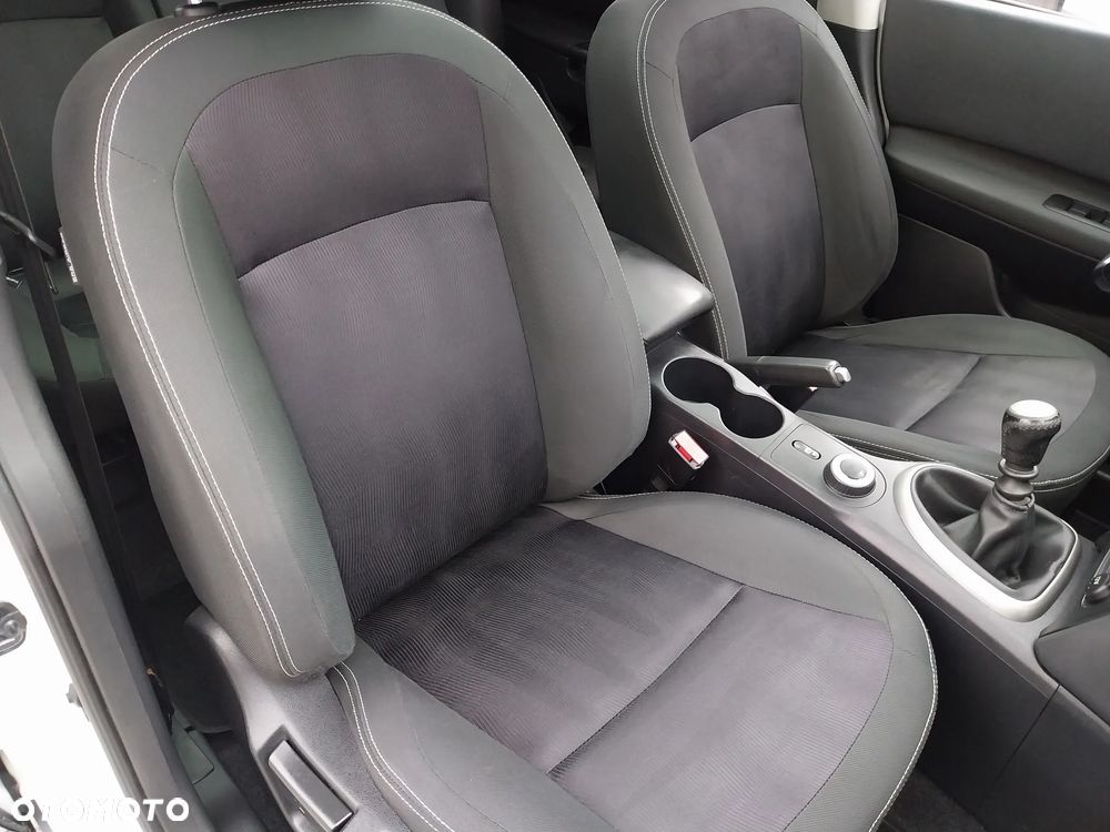 Nissan Qashqai+2 2.0 4x4 Tekna Premium - 23