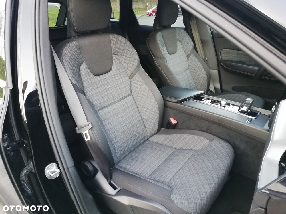 Volvo XC 60 B4 D AWD Geartronic Momentum Pro - 25