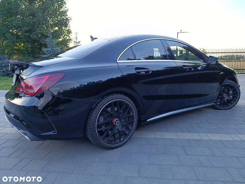 Mercedes-Benz CLA AMG 45 4Matic 7G-DCT - 4