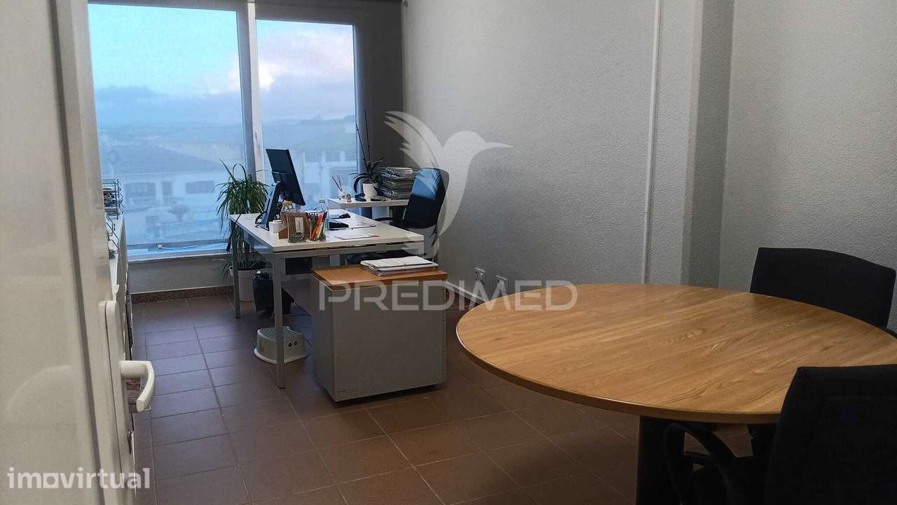 Arrendar Armazém e escritorio 1700m2 excelentes condições, Sintra - Grande imagem: 4/25