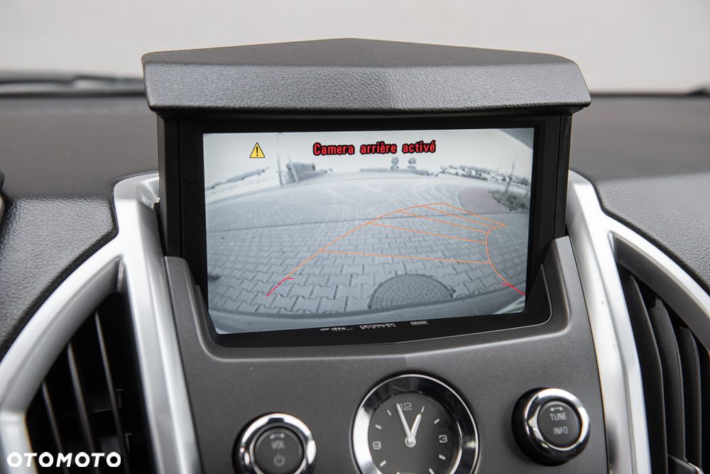 Cadillac SRX - 23