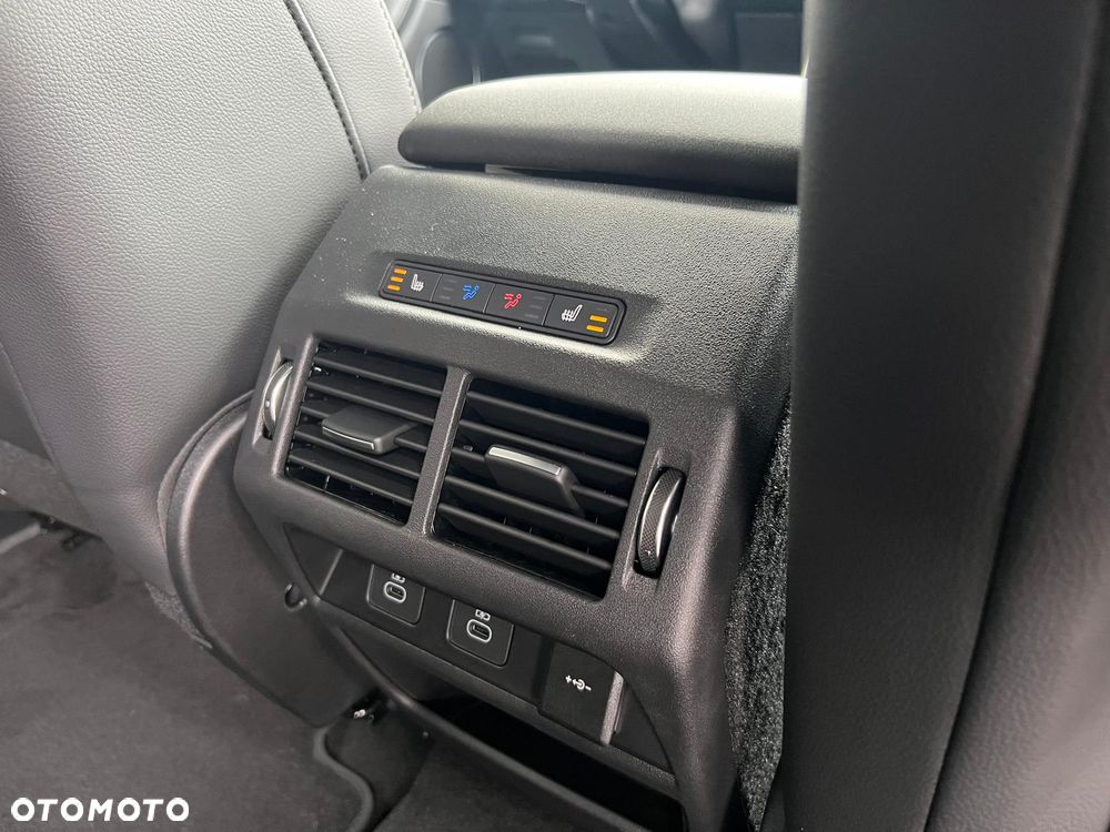 Land Rover Discovery Sport - 11