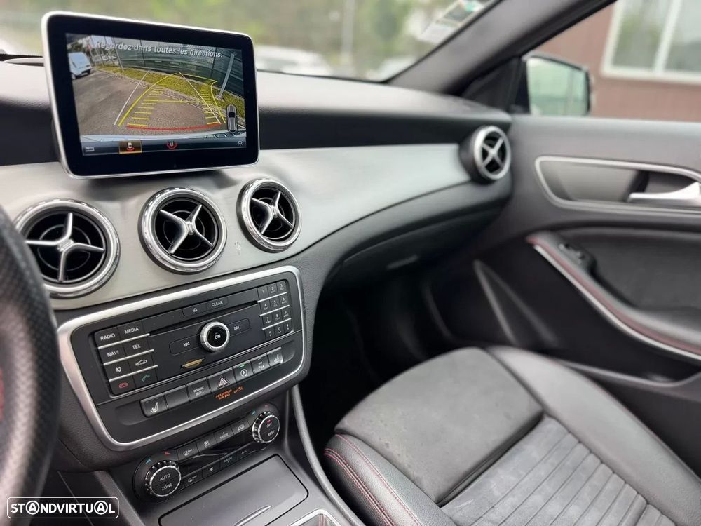 Mercedes-Benz GLA 180 AMG Line - 13