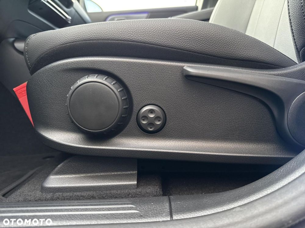 Mercedes-Benz EQA - 13