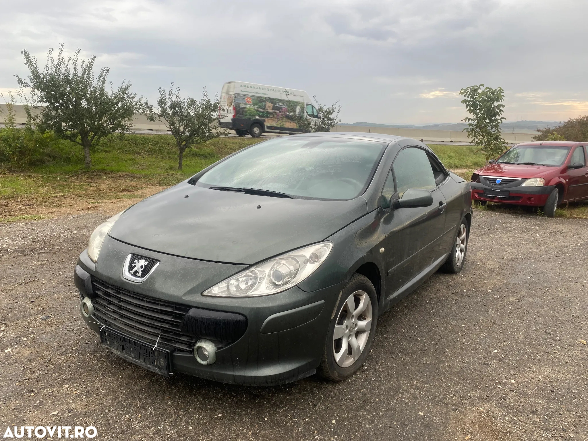 Dezmembrez piese Peugeot 307 CC - 2