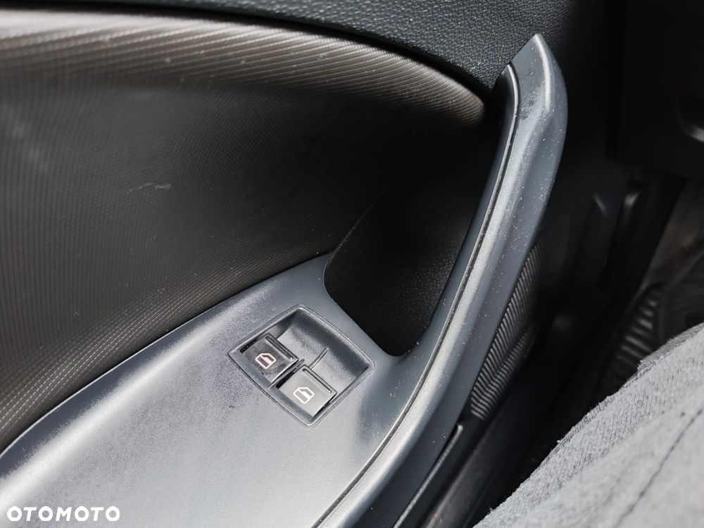 Seat Ibiza SC 1.6 16V DSG Style - 13