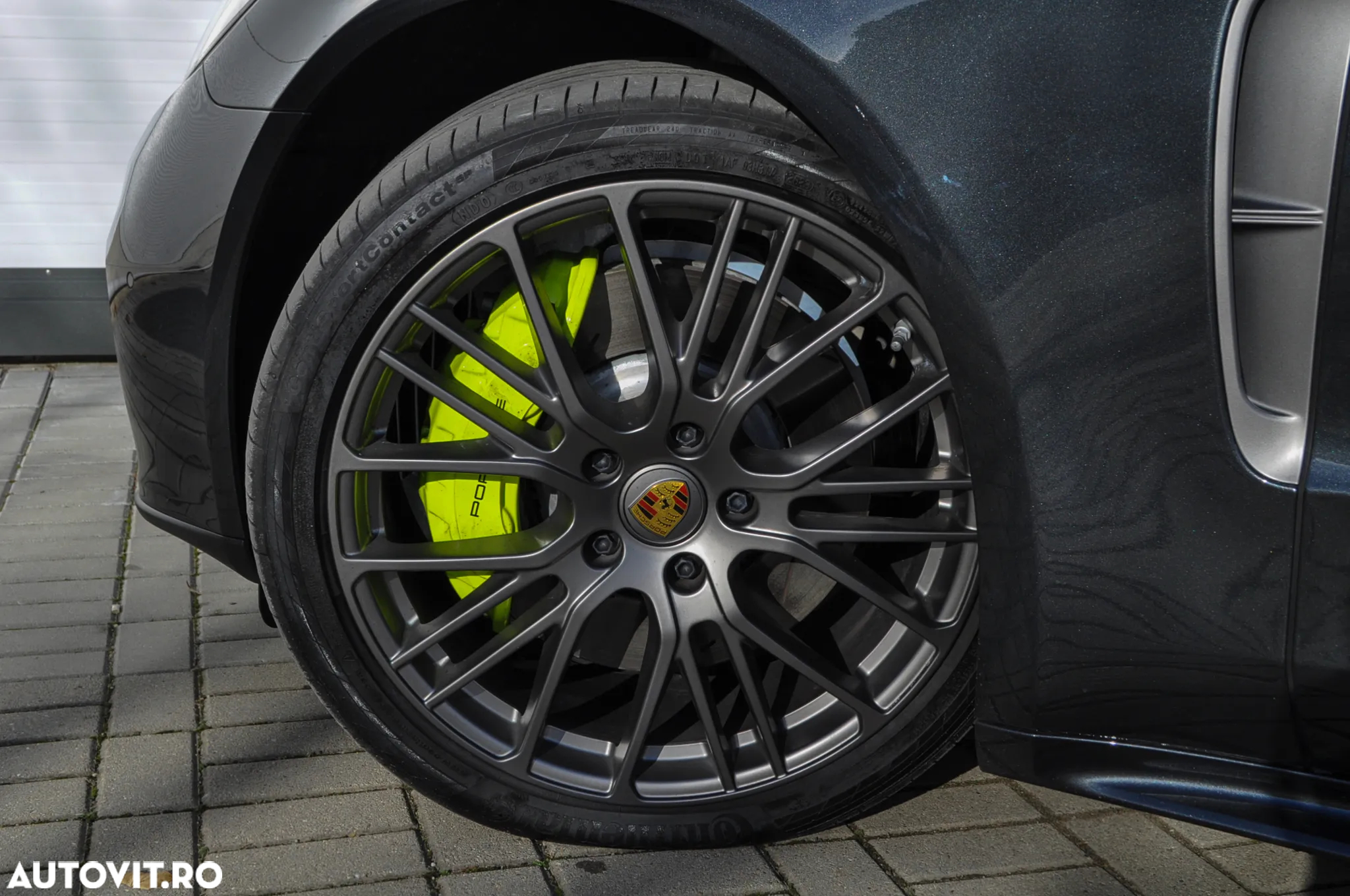 Porsche Panamera 4 E-Hybrid Platinum Edition - 33