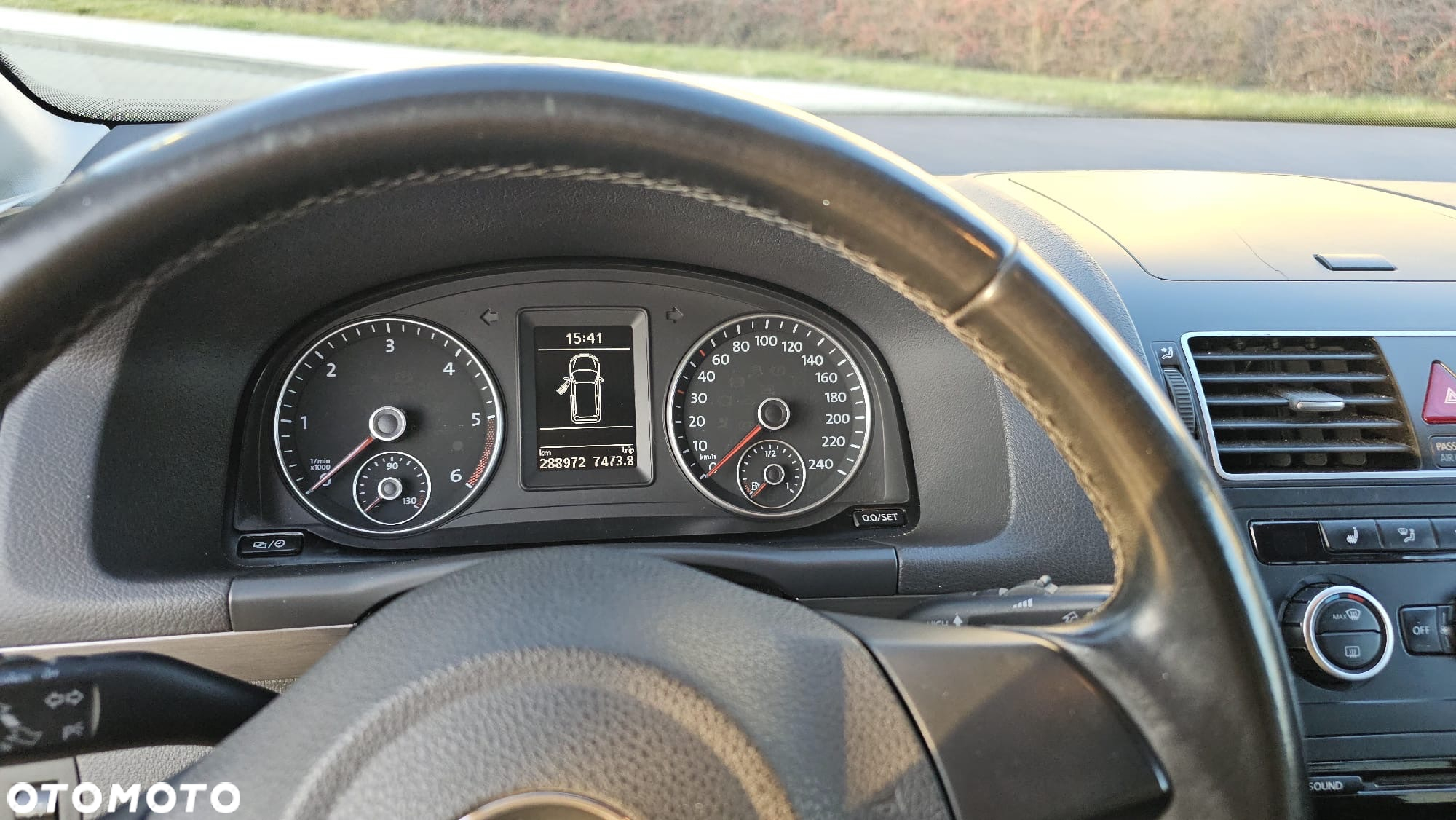 Volkswagen Touran 1.6 TDI DPF BlueMot Comfortline - 8